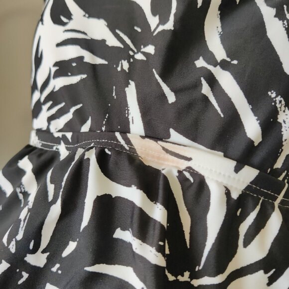 SOILED Island Escape Women's Sweetheart Underwire Tankini Top Size 12 $40 O275 - Picture 5 of 6